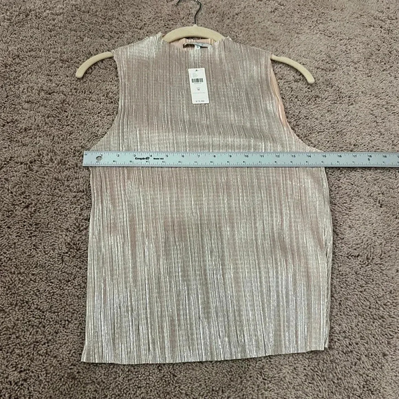 NWT new Anthropologie eri + Ali metallic gold shimmery pleated tank top medium - Picture 11 of 12